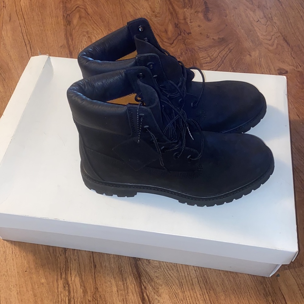 Women’s boots - Picture 2 of 3